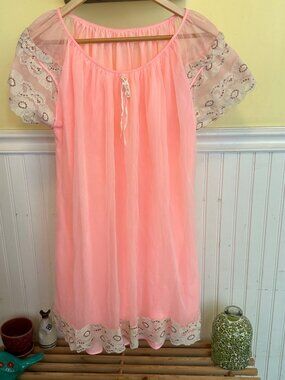 Pajama Vintage Large Pink Sheer Nightgown With Lace Sleeves & Embroidery Details
